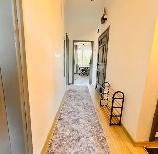 Merkezi, Genis Apartamento
