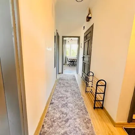 Merkezi, Genis Apartment