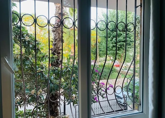 公寓 Merkezi, Genis